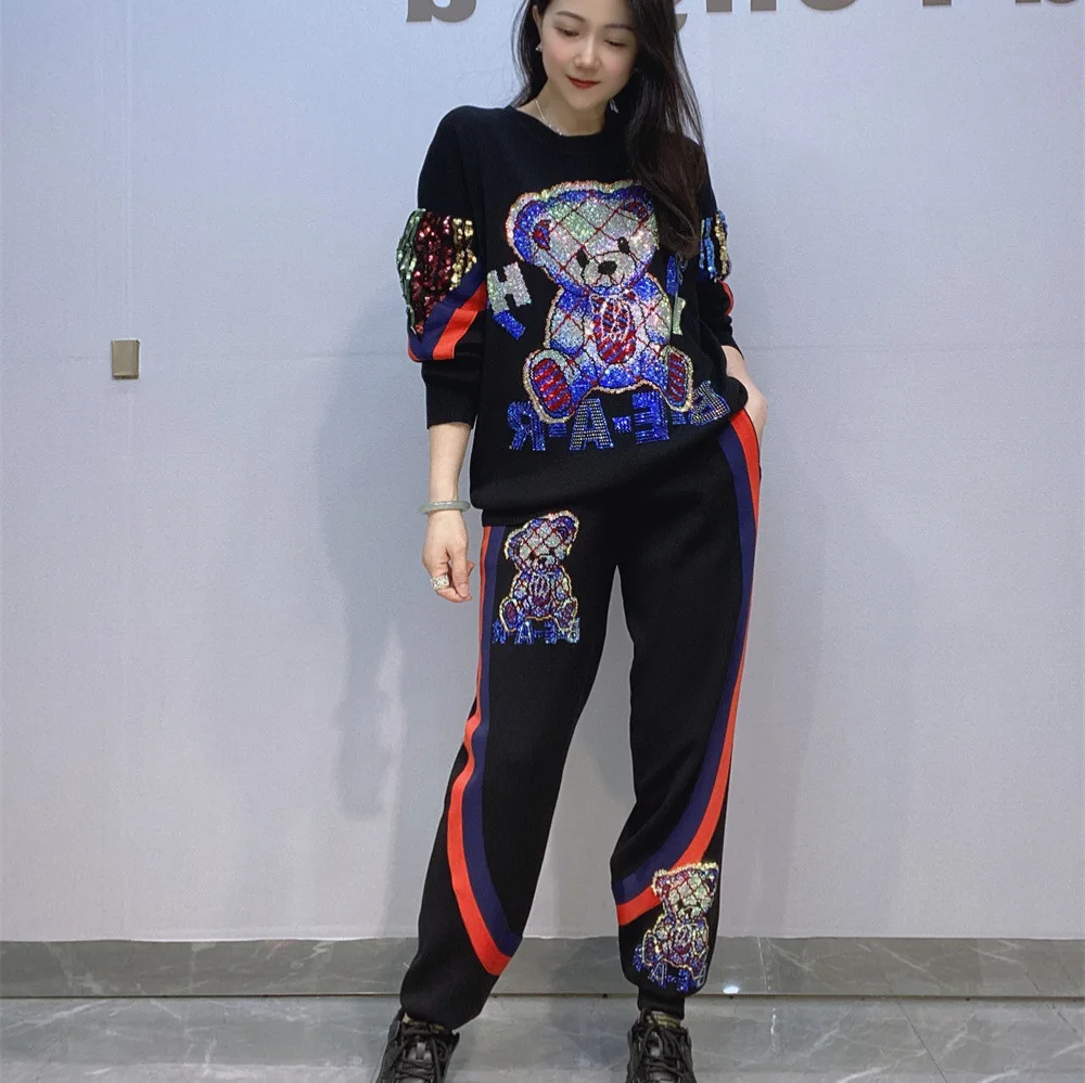 Embroidery X Pattern - Женский спортивный костюм с бриллиантами и
