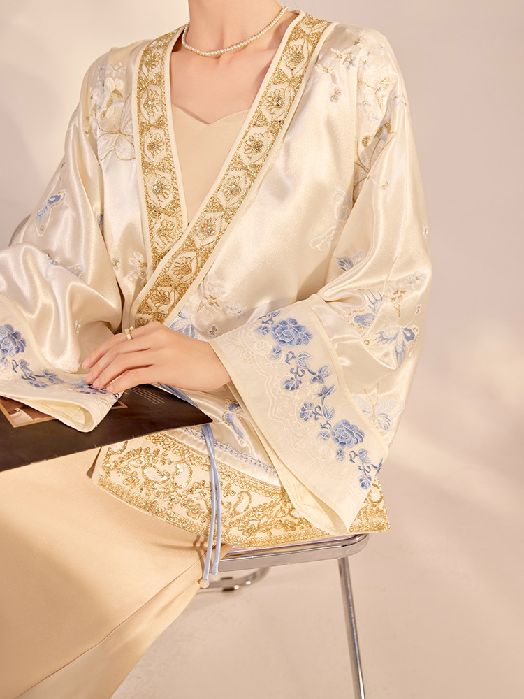 Весенняя коллекция 2026: Новая – обзор и цена Embroidery Knit